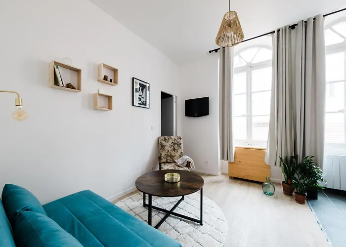 Διαμέρισμα Bright, Relaxing City-centre Ail *